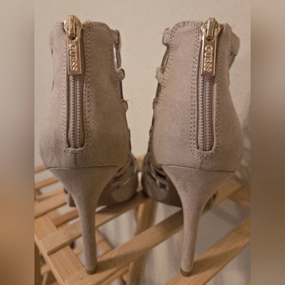 GUESS Lattice Pointed Toe Heeled Booties - Picture 4 of 7